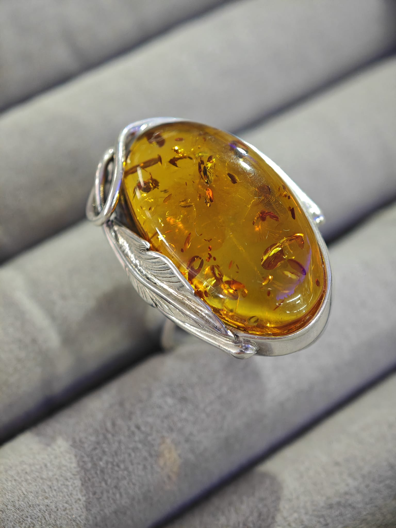 Anel Prata com Âmbar